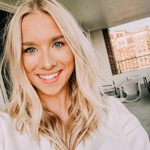 Meet your Posher, Caroline